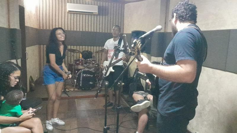 Procuro Tecladista