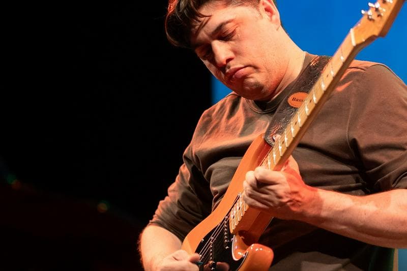 Guitarrista para Banda de Indie Rock | Pubs e Festivais