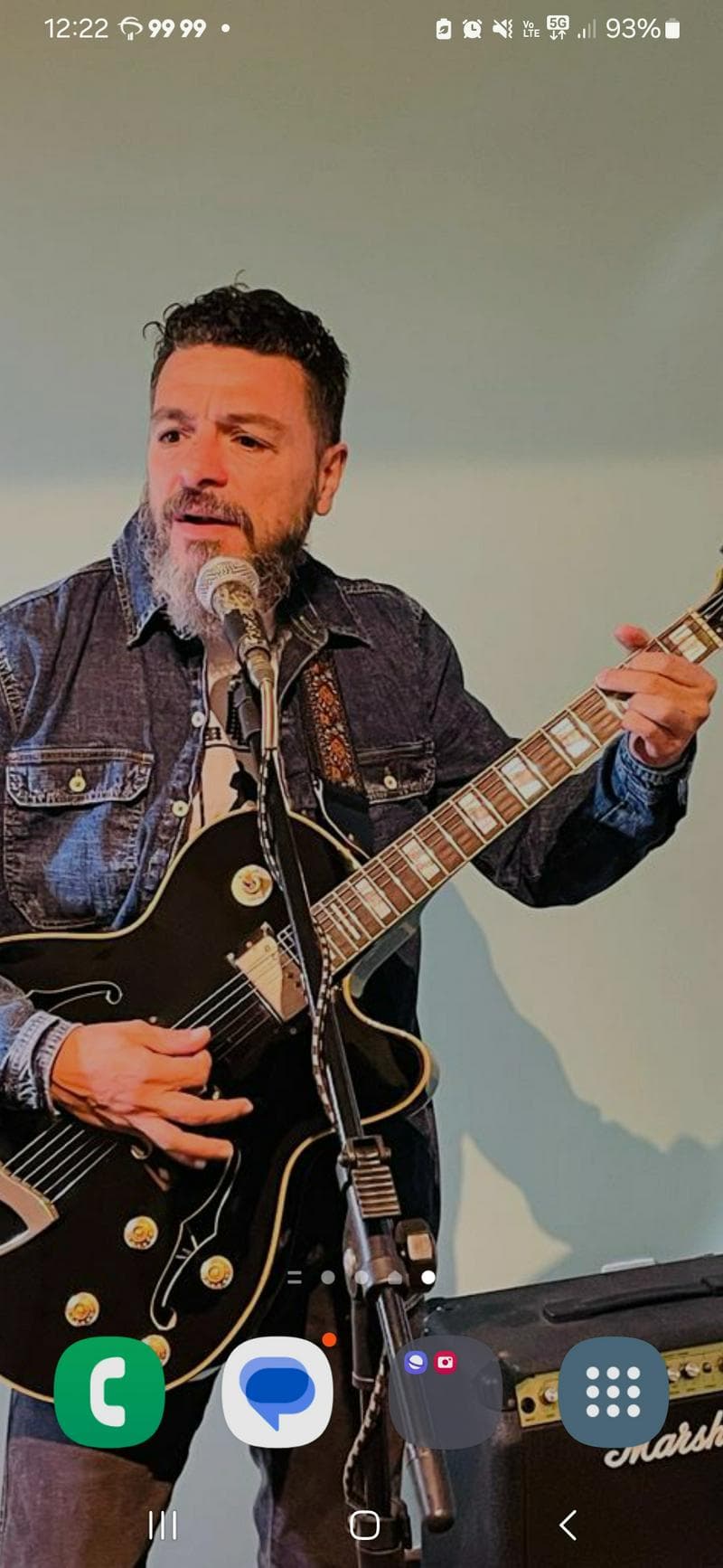 Vocalista procura banda de Classic Rock