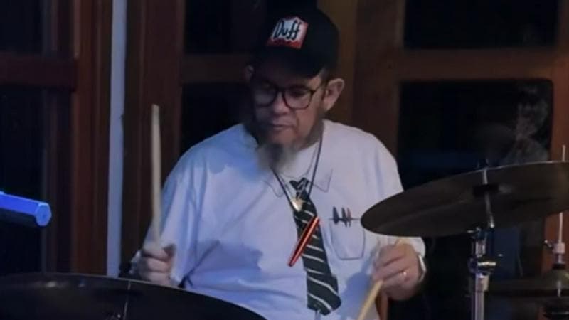 Baterista procura banda pronta